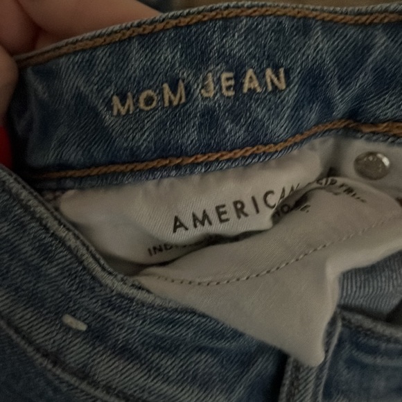 American Eagle Ripped Mom Jean - Picture 5 of 5